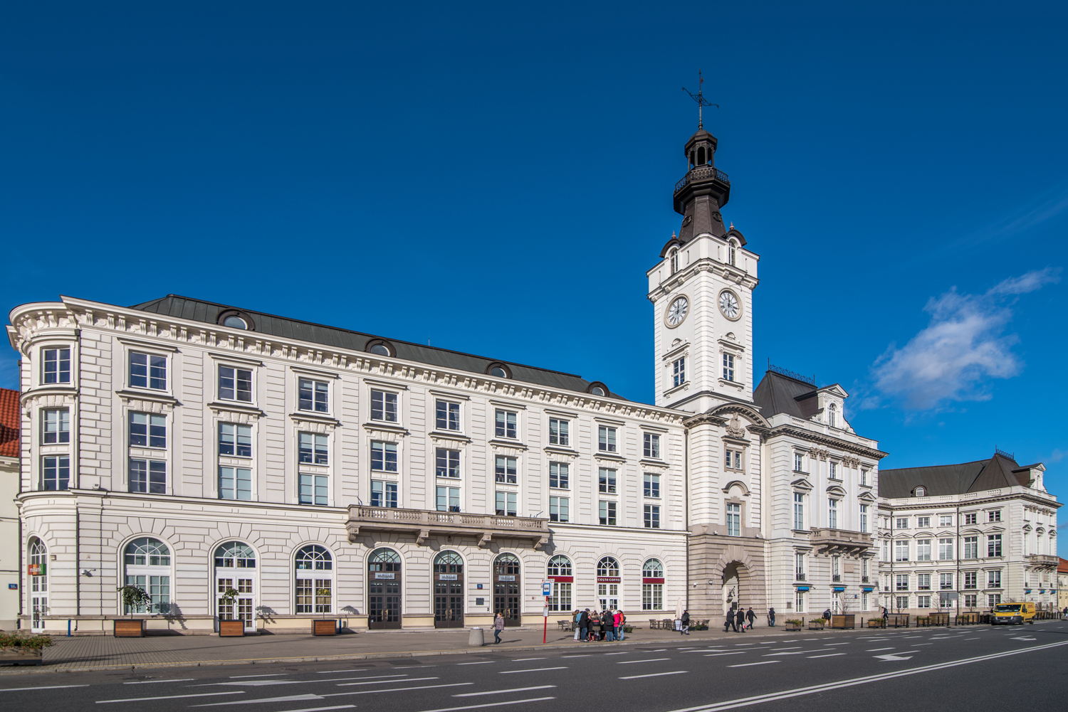 Zdjęcie architektury budynku Północna pierzeja pl. Teatralnego, tzw. Pałac Jabłonowskich (zespół budynków BRE Bank i Citibank)